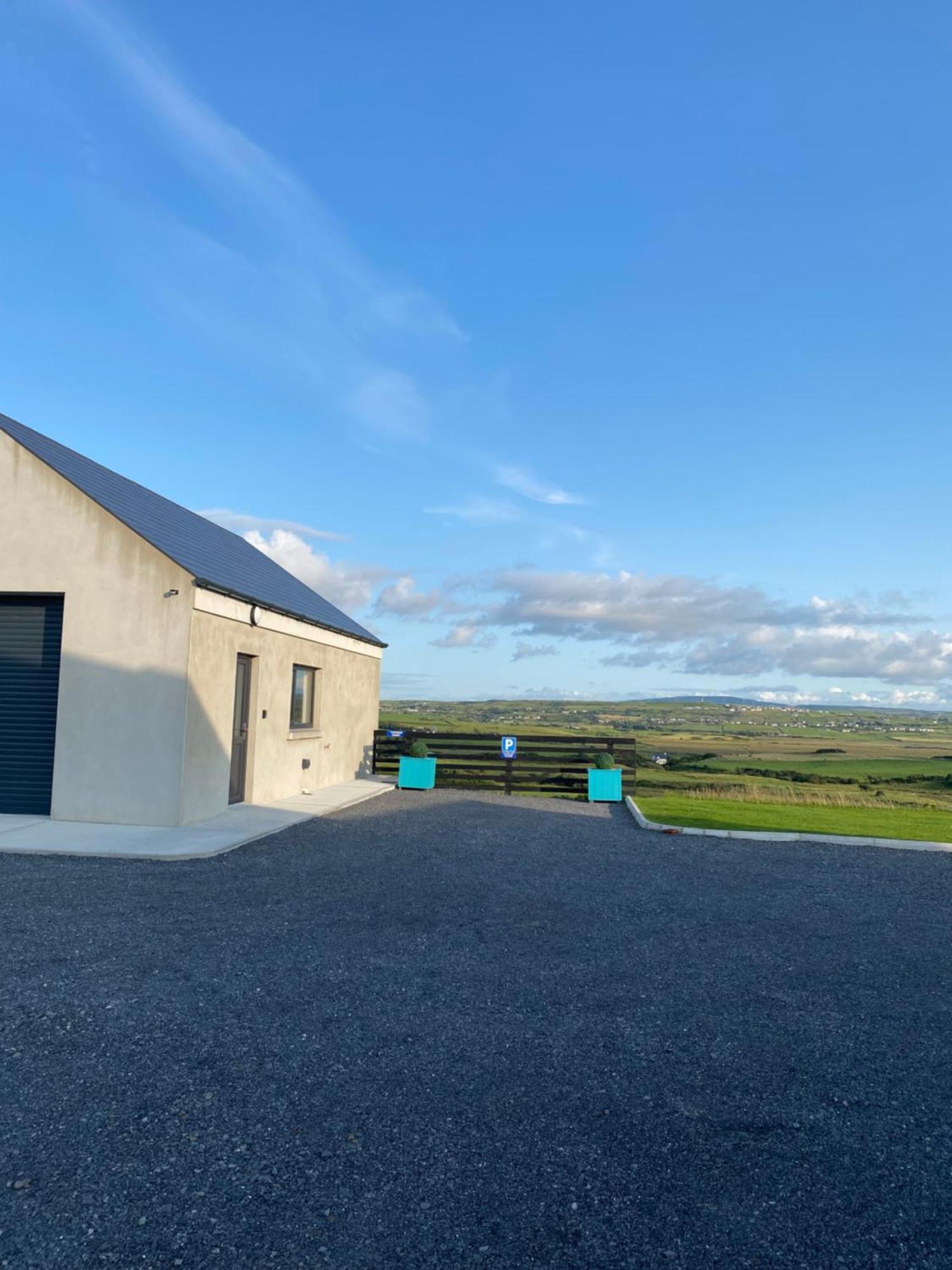 Hill Top View Apartment Lahinch Exteriér fotografie
