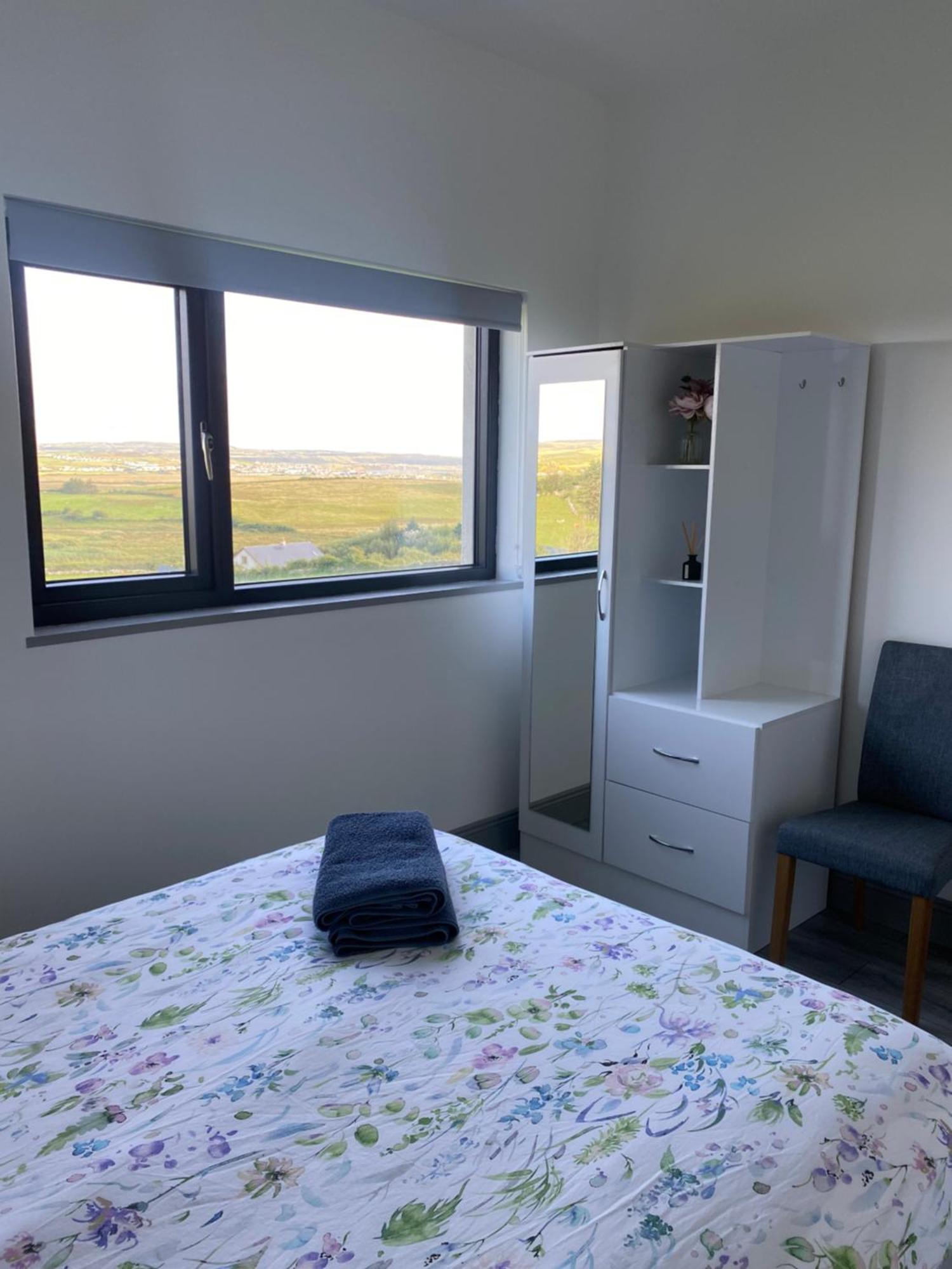 Hill Top View Apartment Lahinch Exteriér fotografie
